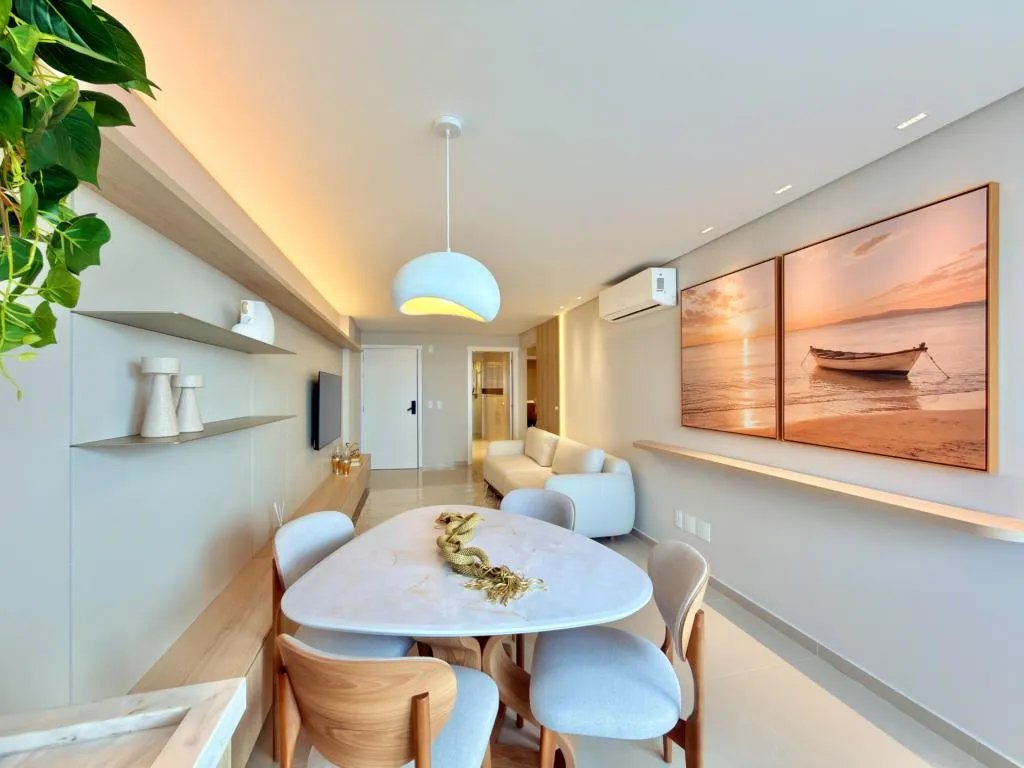 Foto do imóvel: Apartamento 2 Dormitórios - Bairro Zona Nova em Avenida Beira Mar