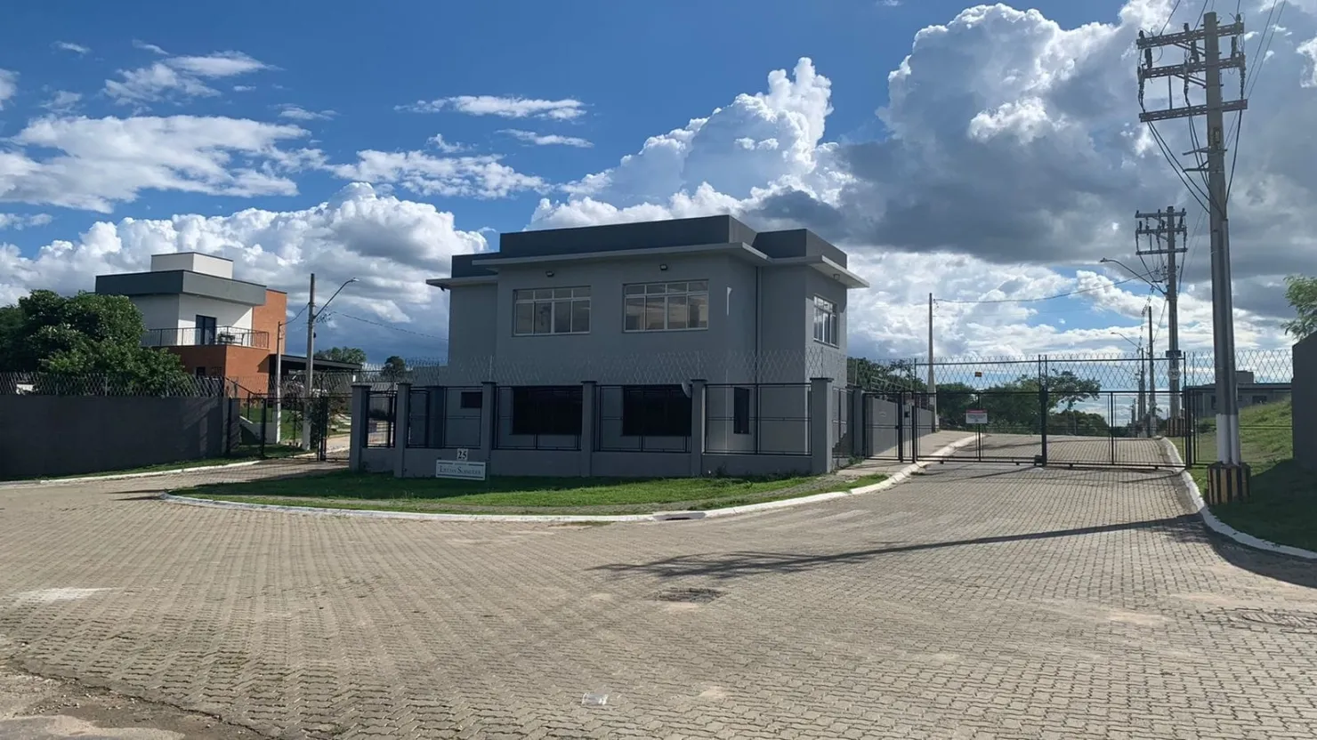 Imagem Terreno de 360m² à Venda no Loteamento Res. Lilian Schneider - Quiririm