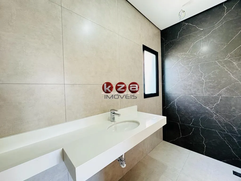 Imagem Incrível Casa em Condomínio à Venda em Valinhos-SP, Vila Capuava - 3 Quartos, 3 Suítes, 2 Salas, 4 Banheiros, 4 Vagas - 169,00 m².