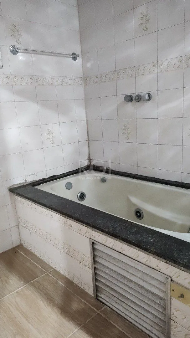 Imagem Sito à venda no Lami, com casa com quartos, 1 banheiro e piscina