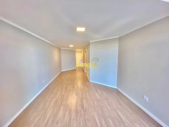 Imagem Apartamento com três dormitorios com box e reformado