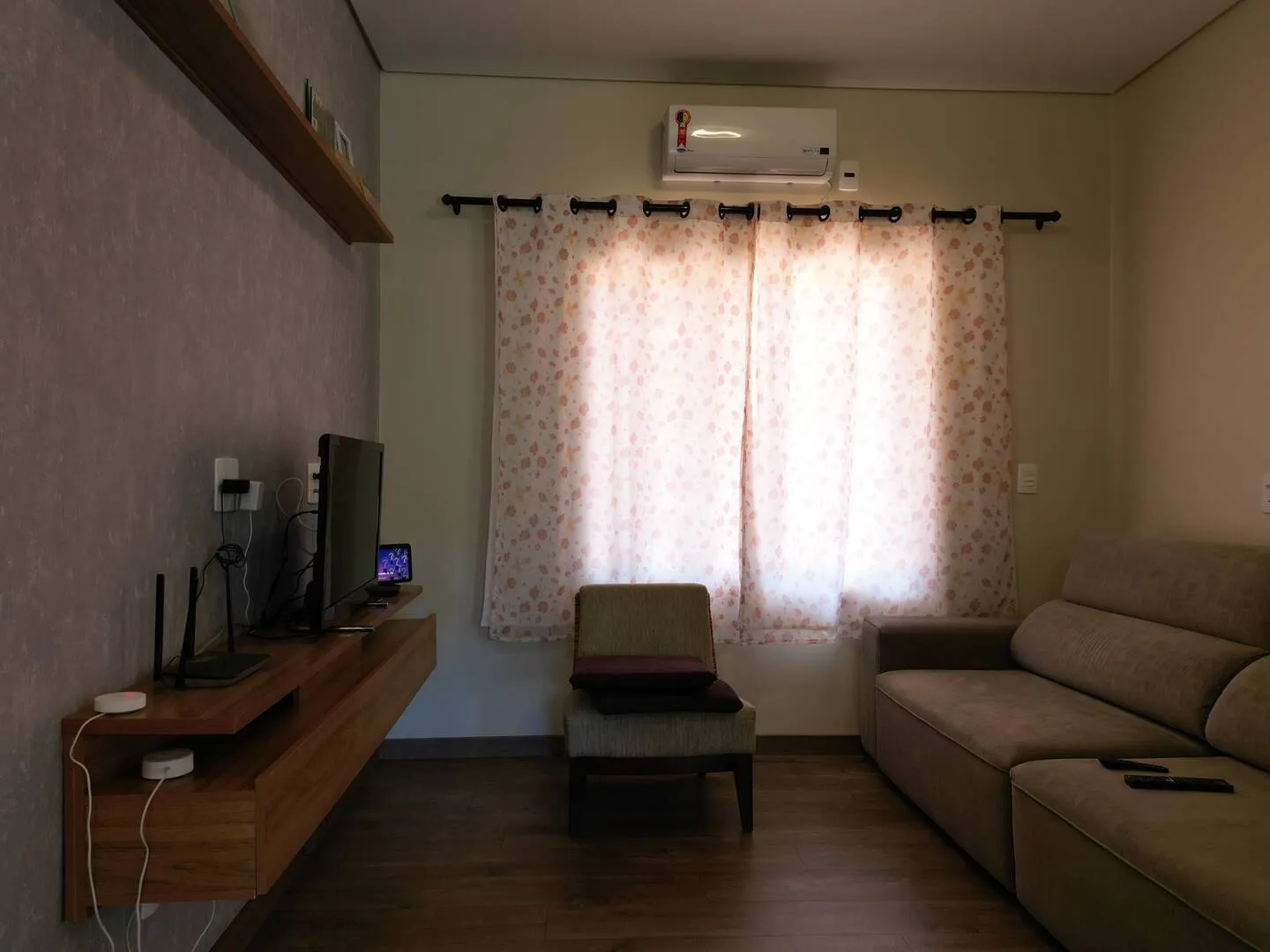 Imagem Chácara à venda em Cascavel, Colonia Barreiros - Casa sede, Ar condicionado, Água e Energia
