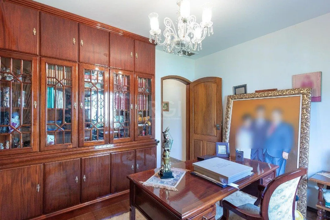 Imagem Casa para Venda - 725m², 4 dormitórios, sendo 1 suites, 4 vagas - Vila Assunção