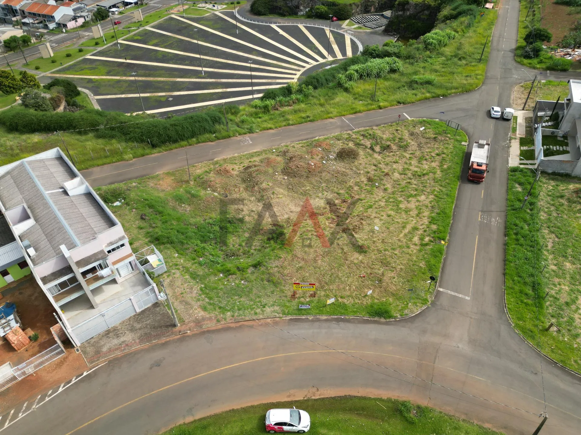 Imagem Terreno à Venda em Guarapuava - 597,82 m ao Lado da Praça da Fé
