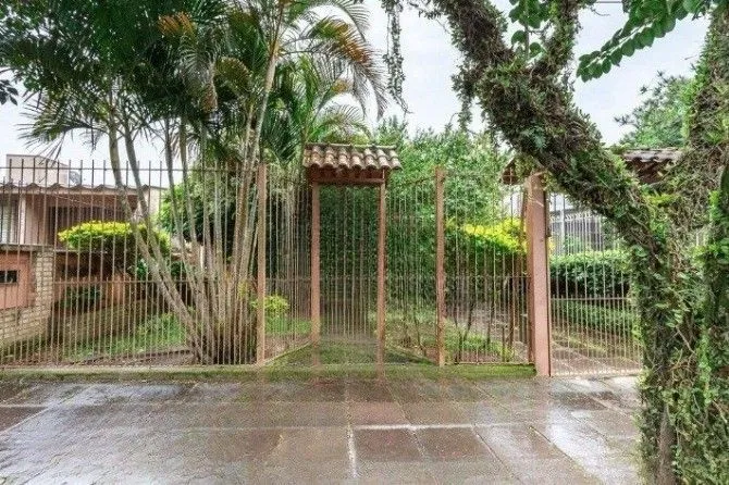 Imagem Casa com 2 dormitórios ,sendo 1 suíte para venda no bairro Tristeza em Porto Alegre/RS.