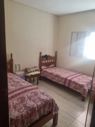 Imagem VENDO LINDA CASA TÉRREA NO BAIRRO CAMPO GRANDE!