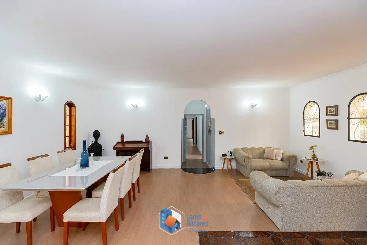 Imagem Sobrado para venda em Jardim Kioto com 7 quartos, sendo 2 suítes, 364m²