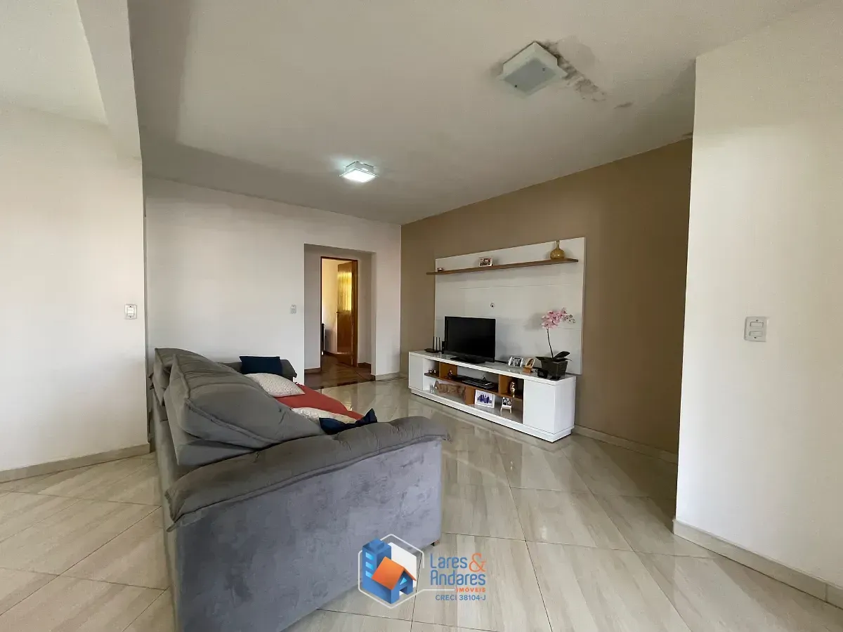 Imagem Sobrado para venda em Jardim Vaz de Lima com 4 quartos, sendo 2 suítes, 230m²