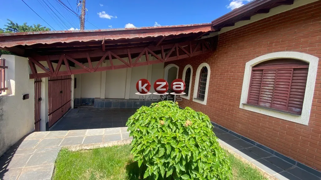Imagem Imperdível casa à venda em Valinhos-SP, Jardim Itapuã: 4 quartos, 1 suíte, 2 salas, 3 banheiros, 3 vagas, 158m². Aproveite!