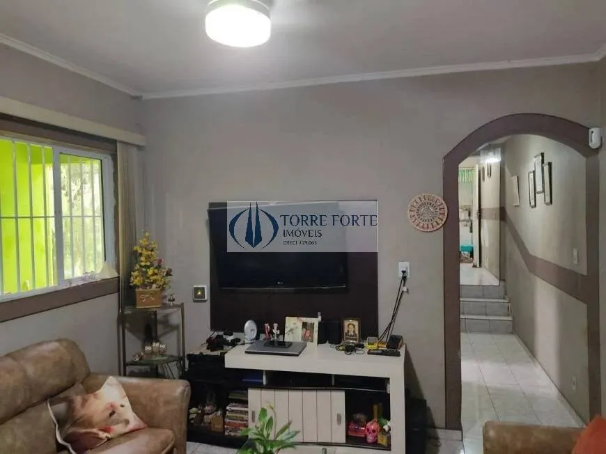 Imagem Bela casa 2 dormitórios 2 banheiros e 2 vagas na Vila Matilde