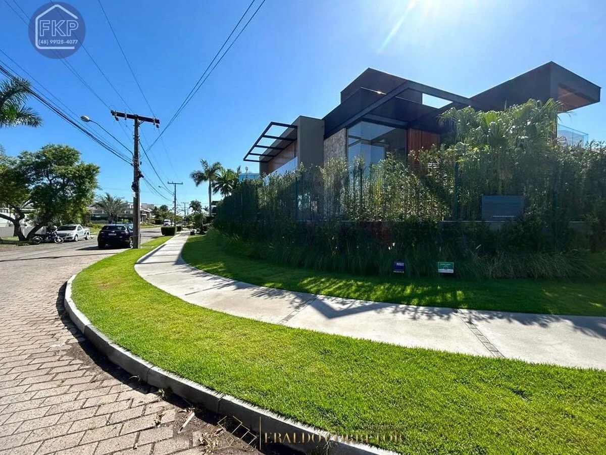 Imagem Casa Alto Padrão 5 Suítes!