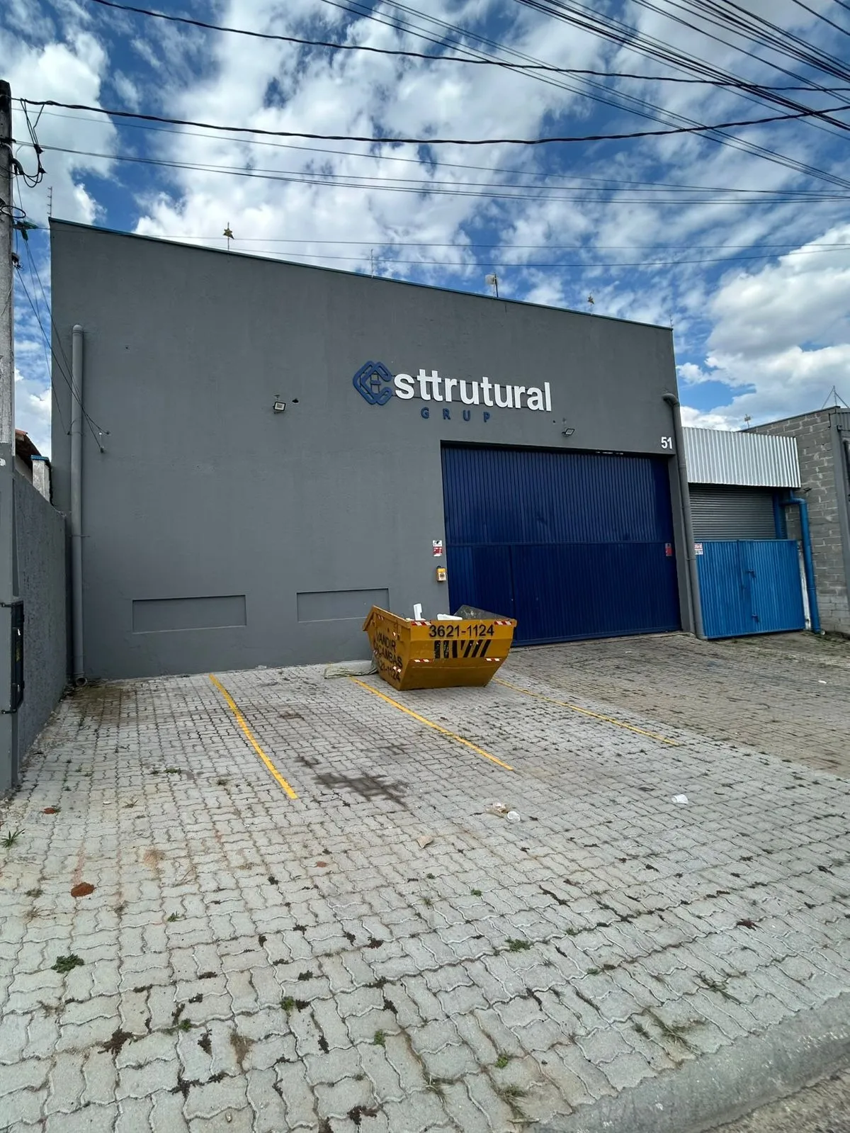 Galpão Industrial e Comercial de 825 m² em Taubaté - Acesso para Dutra em LOTEAMENTO QUINTA DAS FRUTAS, TAUBATÉ - SP