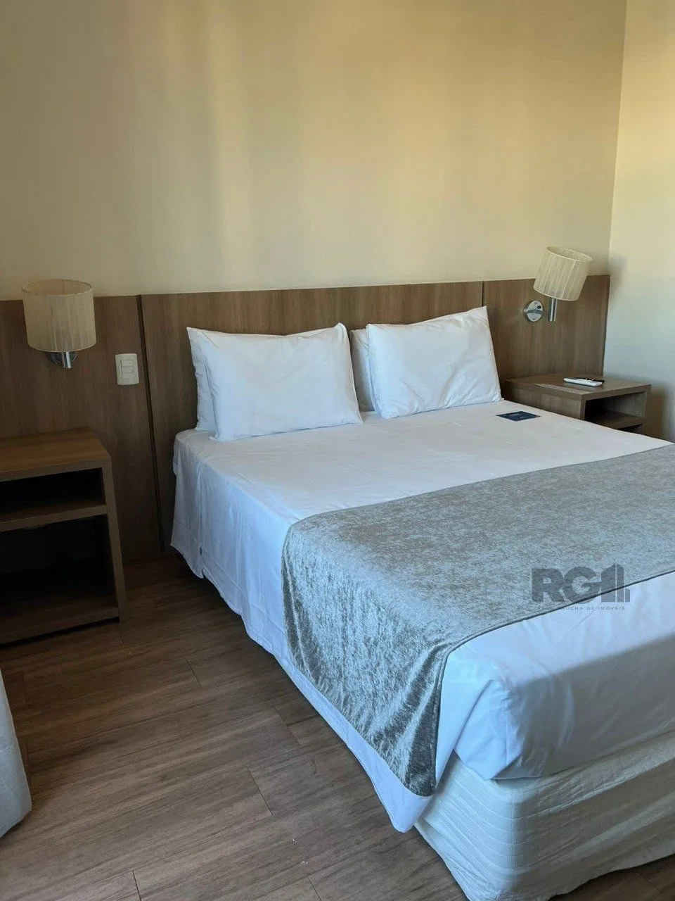 Imagem Flat semimobiliado, uma vaga, no bairro Praia de Belas em Porto Alegre