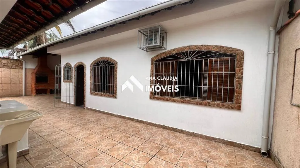 Imagem CASA DOIS DORMITÓRIOS ISOLADA COM PISCINA MAIS EDÍCULA 200 METROS DA PRAIA ️