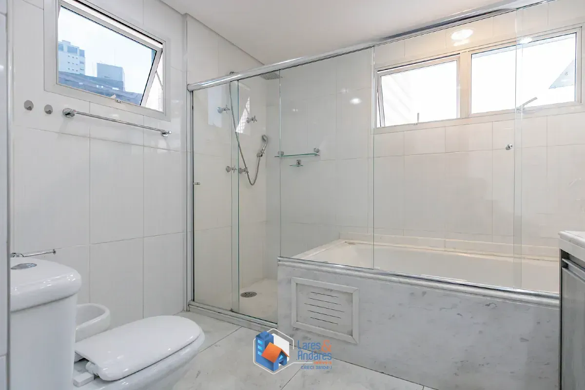 Imagem Apartamento para venda em Aclimação com 3 quartos, sendo 2 suítes, 234m²