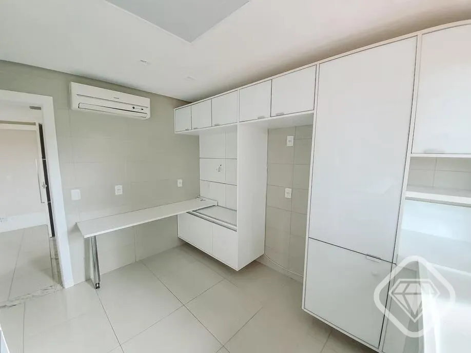Imagem Casa em condomínio fechado à venda.

Ampla metragem, alto padrão construtivo e vista privilegiada...