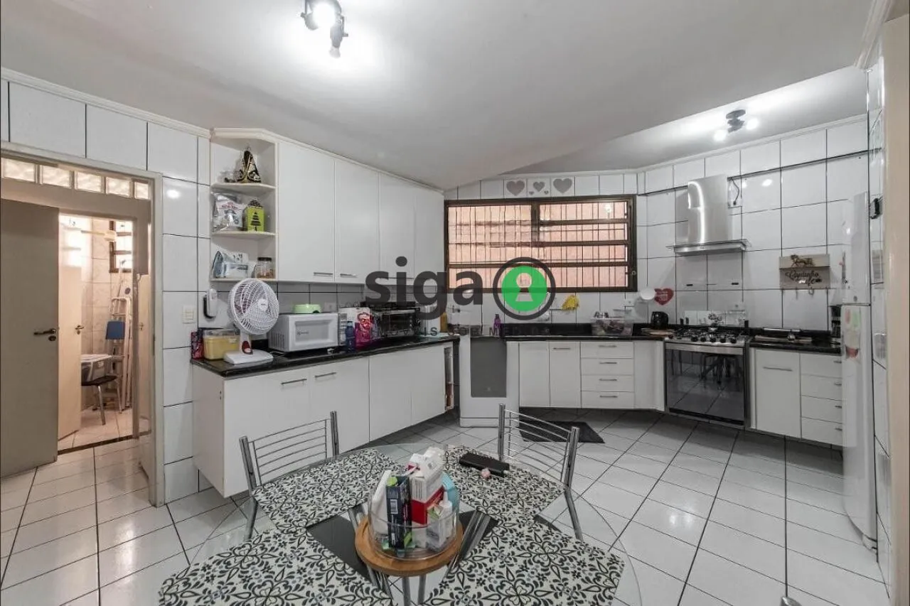 Imagem Casa à venda com 249 m², 4 quartos e 4 vagas no Parque Jabaquara!