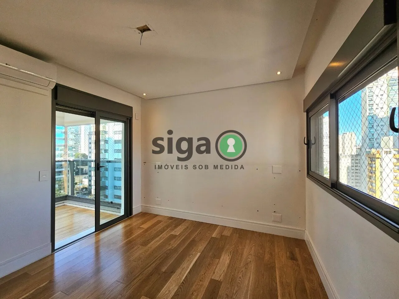 Imagem Apartamento à venda - 192 m², 3 suítes, 4 vagas - Campo Belo - São Paulo/SP