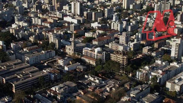 Imagem No bairro Petrópolis, 2 dormitórios, 2 suites e infraestrutura