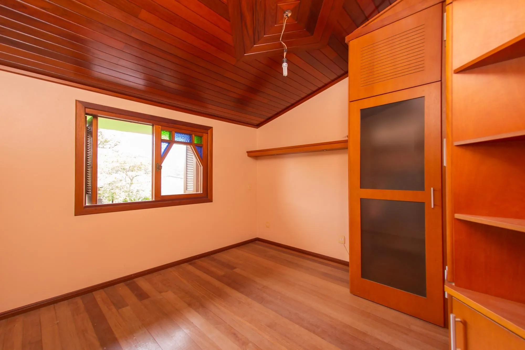 Imagem Casa com 3 quartos e 185m² à venda em Vila Nova