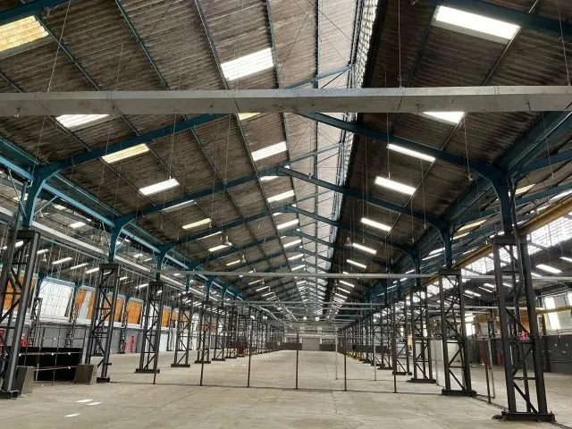 Foto do imóvel Galpão Industrial de 8.100m² em Guarulhos com Ponte Rolante e Estrutura Completa em VILA MIRIAM, GUARULHOS - SP