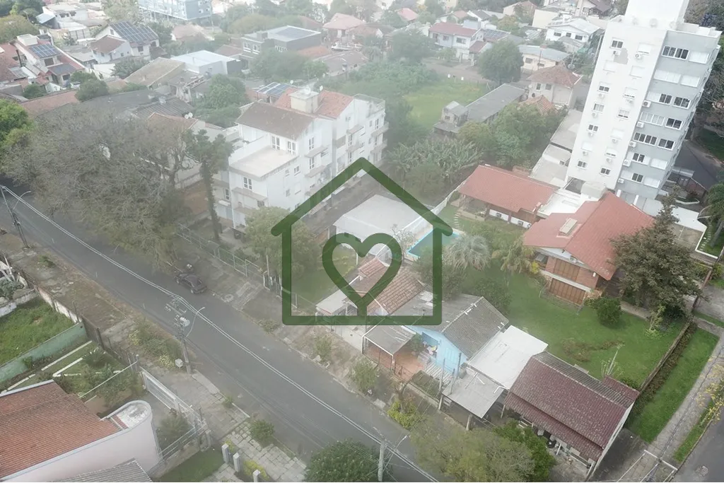 Imagem Terreno plano com 352m² localizado na Rua Edmundo Bastian 1155 no bairro Cristo Redentor medindo 8,...