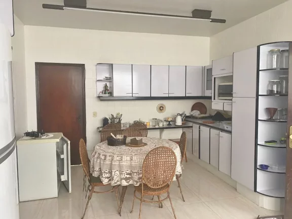 Imagem Casa com 6 dormitórios à venda, 420 m² por R$ 1.900.000,00 - Pinheirinho - Itajubá/MG