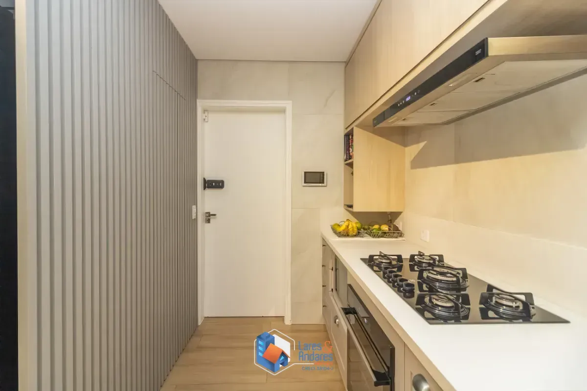 Imagem Sobrado para venda em Santa Teresinha com 3 quartos, sendo 3 suítes, 185m²