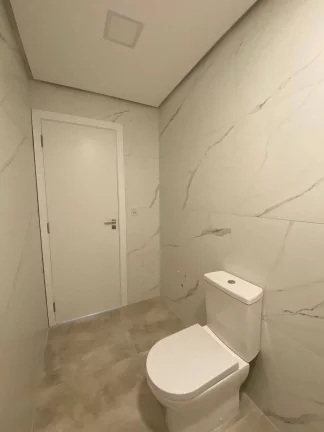 Imagem ESTILO EM ALTO PADRÃO!!! Casa térrea com 2 dormitórios, condomínio fechado