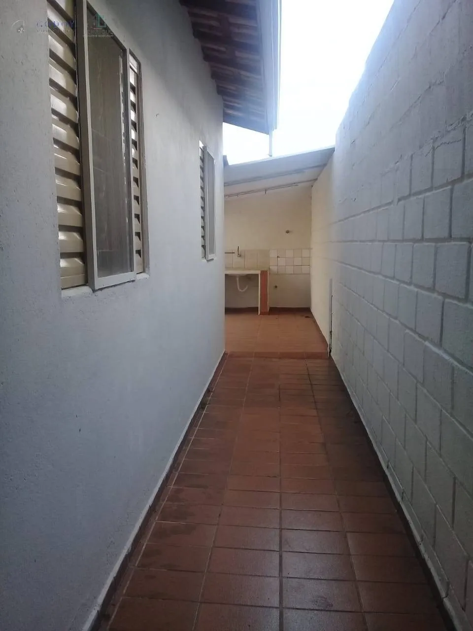 Imagem Ótima casa com 2 dormitórios e garagem coberta - Res. Mombaça