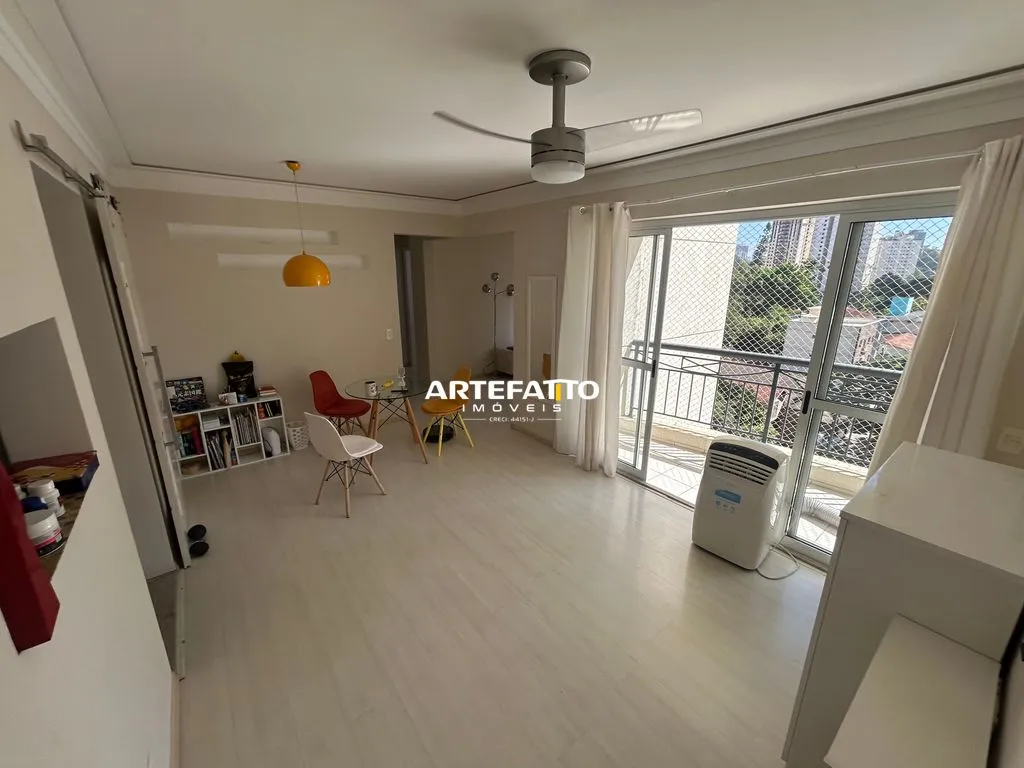 Imagem Apartamento com sala ampliada, depósito na garagem, duas suítes e lazer completo