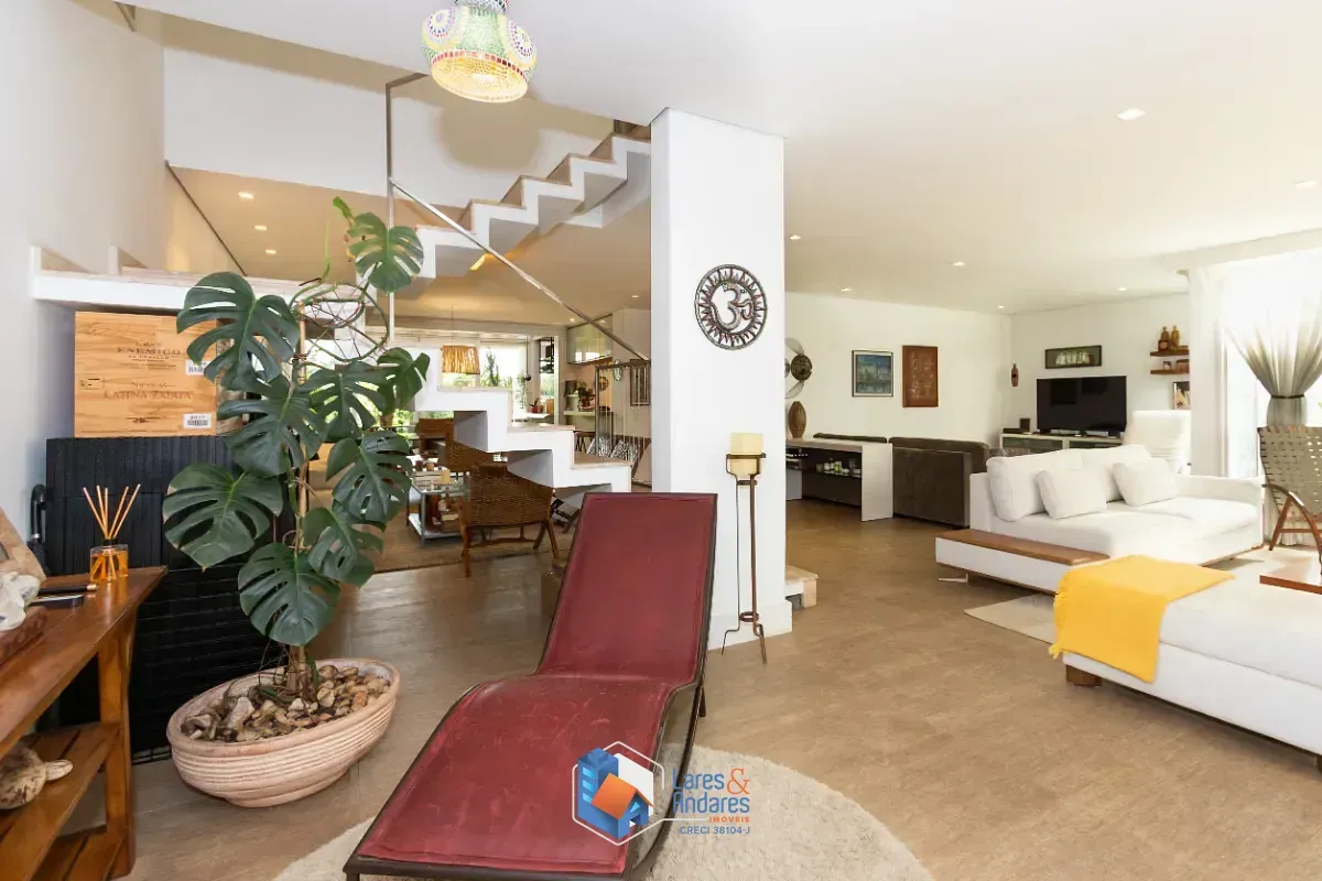 Imagem Casa no condomínio Las Cumbres para venda com 4 quartos, sendo 4 suítes, 513m²