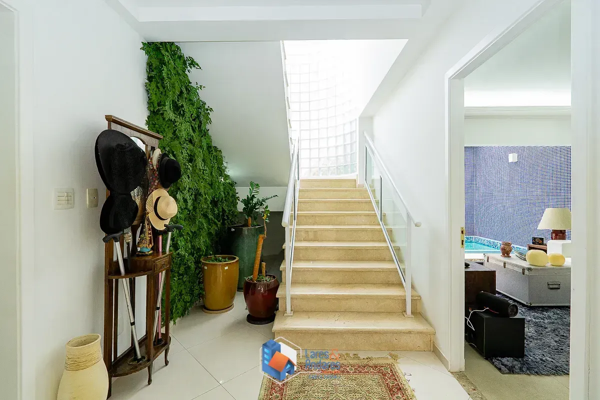 Imagem Casa em condomínio para venda em Planalto Paulista com 4 quartos, sendo 4 suítes, 390m²