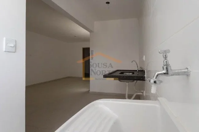 Imagem Apartamento amplo, 2 dormitórios, 1 banheiro, sala dois ambientes, cozinha com gabinete embutido e ...