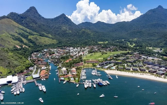 Imagem Casa de luxo em condomínio no Frade, Angra dos Reis-RJ: 5 quartos, 5 suítes, 3 salas, 7 banheiros, 3 vagas, 470m².