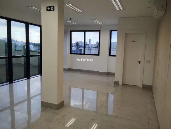 Imagem Prédio comercial com 3.185m2 na Barra Funda.