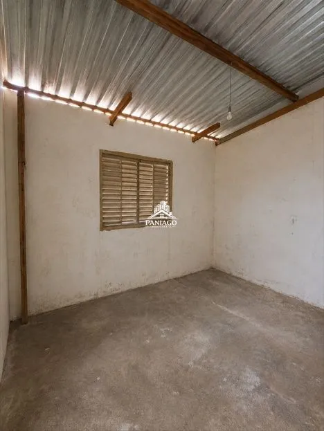 Imagem Imóvel de Esquina com, Ponto Comercial, casa e Amplo Terreno.
