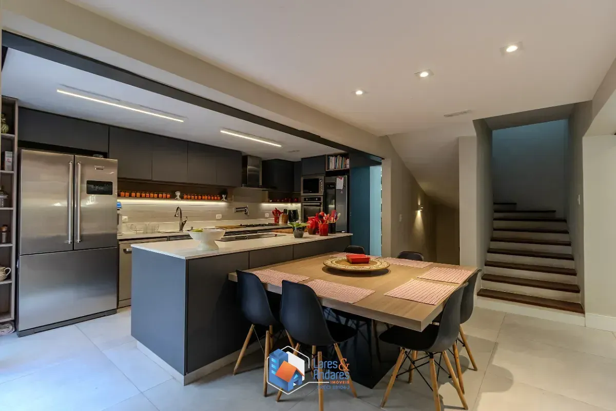 Imagem Casa para venda em Brooklin Paulista com 3 quartos, sendo 3 suítes, 383m²