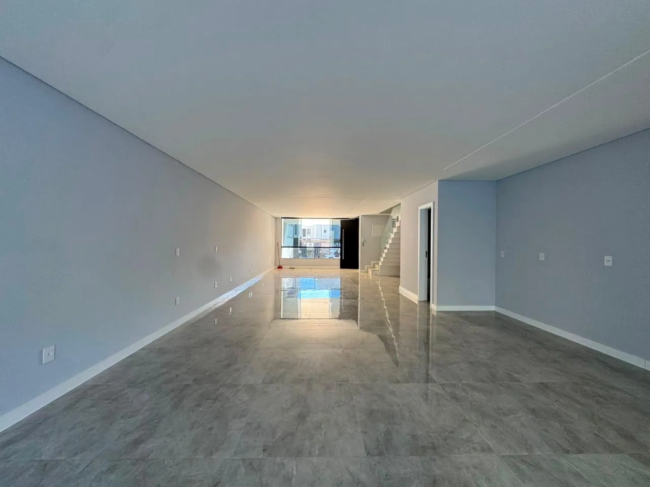 Imagem Casa à venda com 413.65m2 por R$ 3.800.000,00