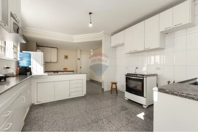 Imagem Casa bem localizada com 4 dormitórios 2 suíte 7 vagas 382m2