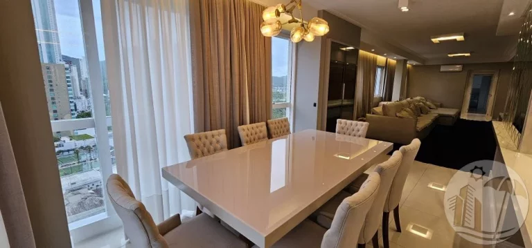 Imagem Luxo à Beira-Mar Cobertura Duplex na Barra Sul de BC 5/4 5 V