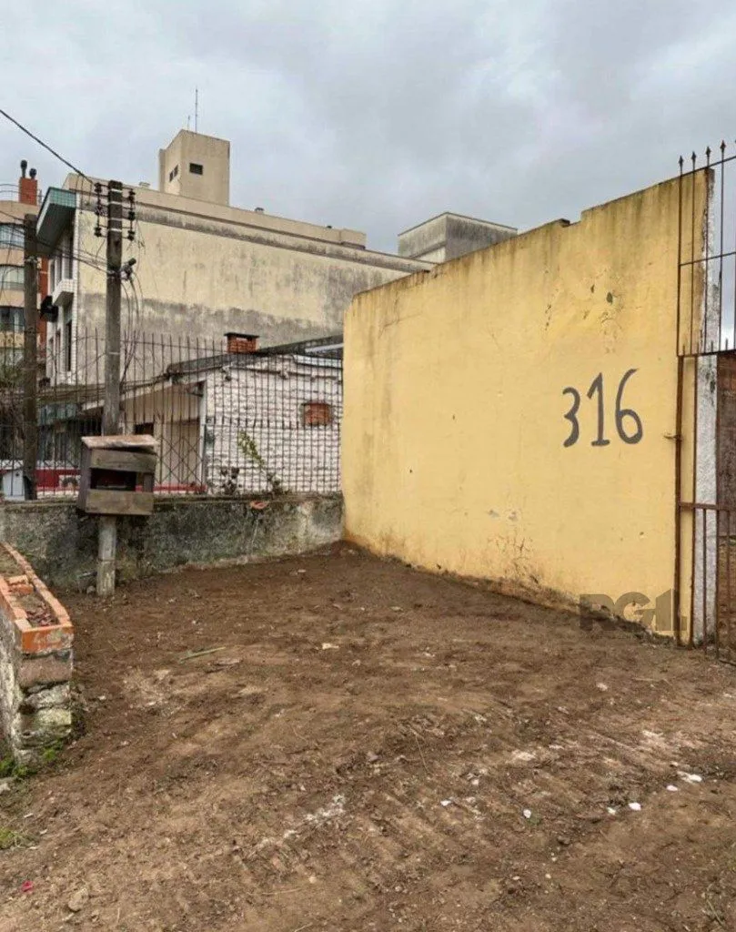 Imagem Terreno no Bairro São João: Ótimo para Comércio e Investimentos!