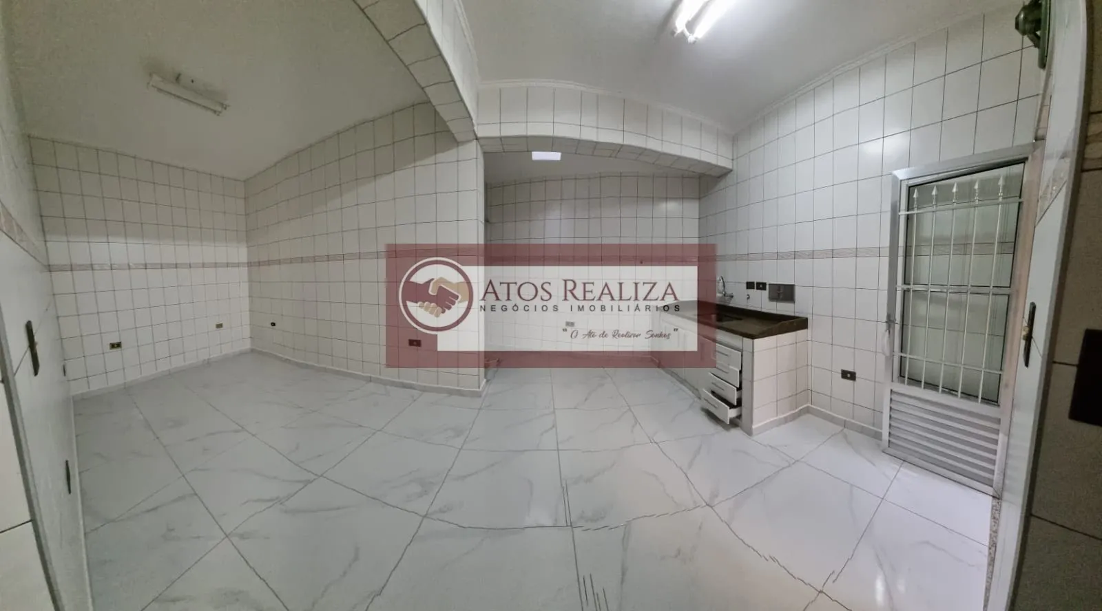 Imagem Sobrado à venda em Jardim Santa Cruz - São Paulo com 220M², 4 dormitórios e 3 banheiros por R$ 690.000,00