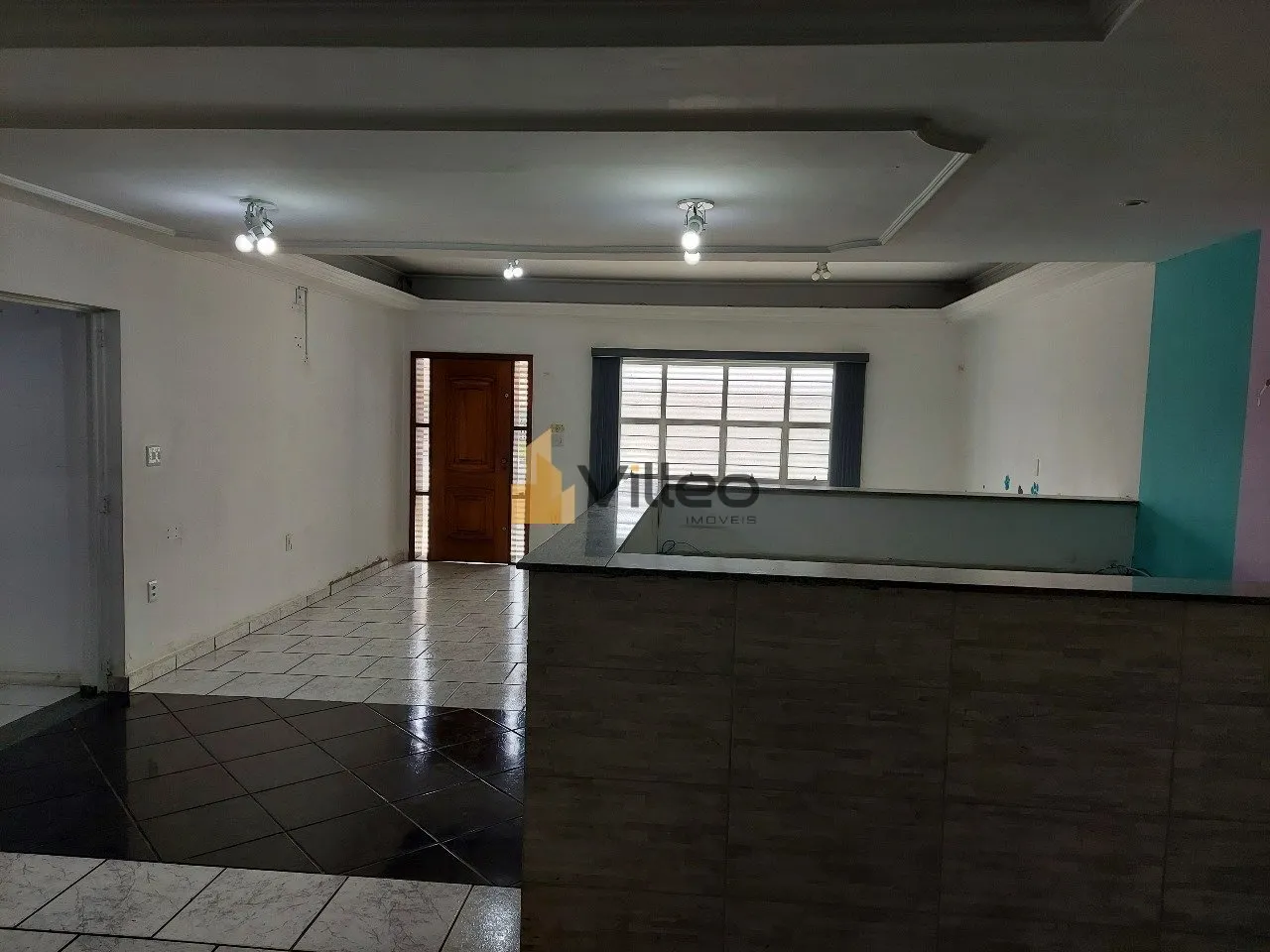 Imagem Localizada na Avenida Doutor Ulisses Guimarães, 2020 - Jardim Santo André 2, esta ampla casa comer...