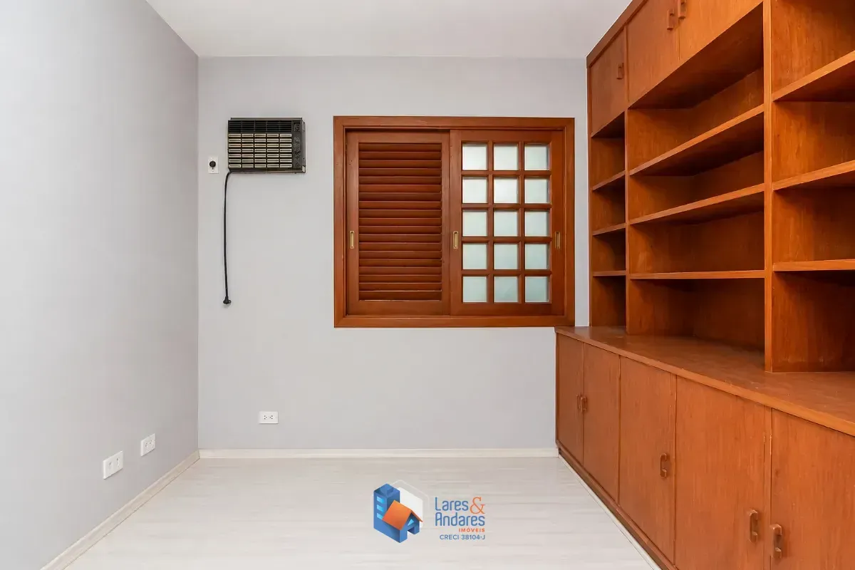 Imagem Sobrado para venda em Vila Madalena com 4 quartos, sendo 2 suítes, 191m²