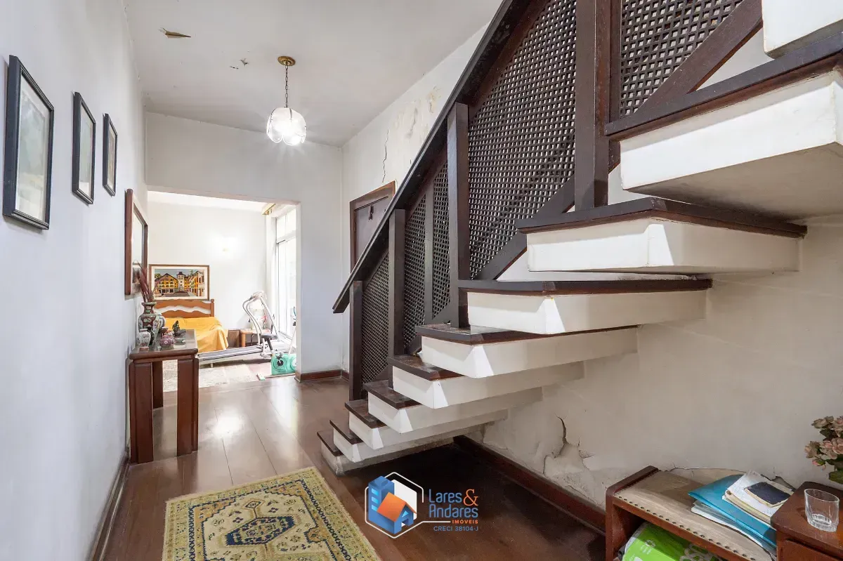 Imagem Casa para venda em Moema com 3 quartos, sendo 3 suítes, 330m²