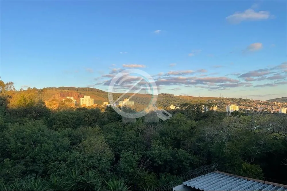 Imagem Charmoso apartamento de fundos na Av. Protásio Alves próximo ao Sesc. O imóvel foi todo reformado...