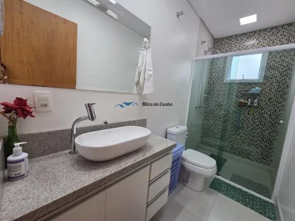 Imagem Linda Casa à Venda, com 4 dormitórios, 2 suítes, com 249m² com jardim, com 4 vagas, Vila Gilda, Santo André