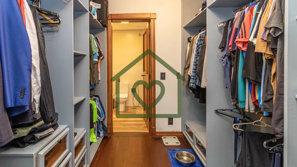 Imagem Apartamento com 259 m² privativos a 100 metros do Parcão!!! 
 
3 dormitórios sendo 1 suíte, ampl...