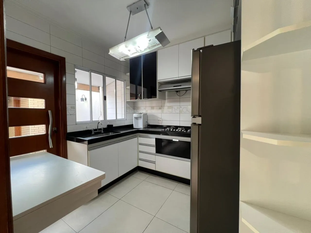 Imagem Linda casa mobiliada no Condomínio Village Salermo de 150m²
